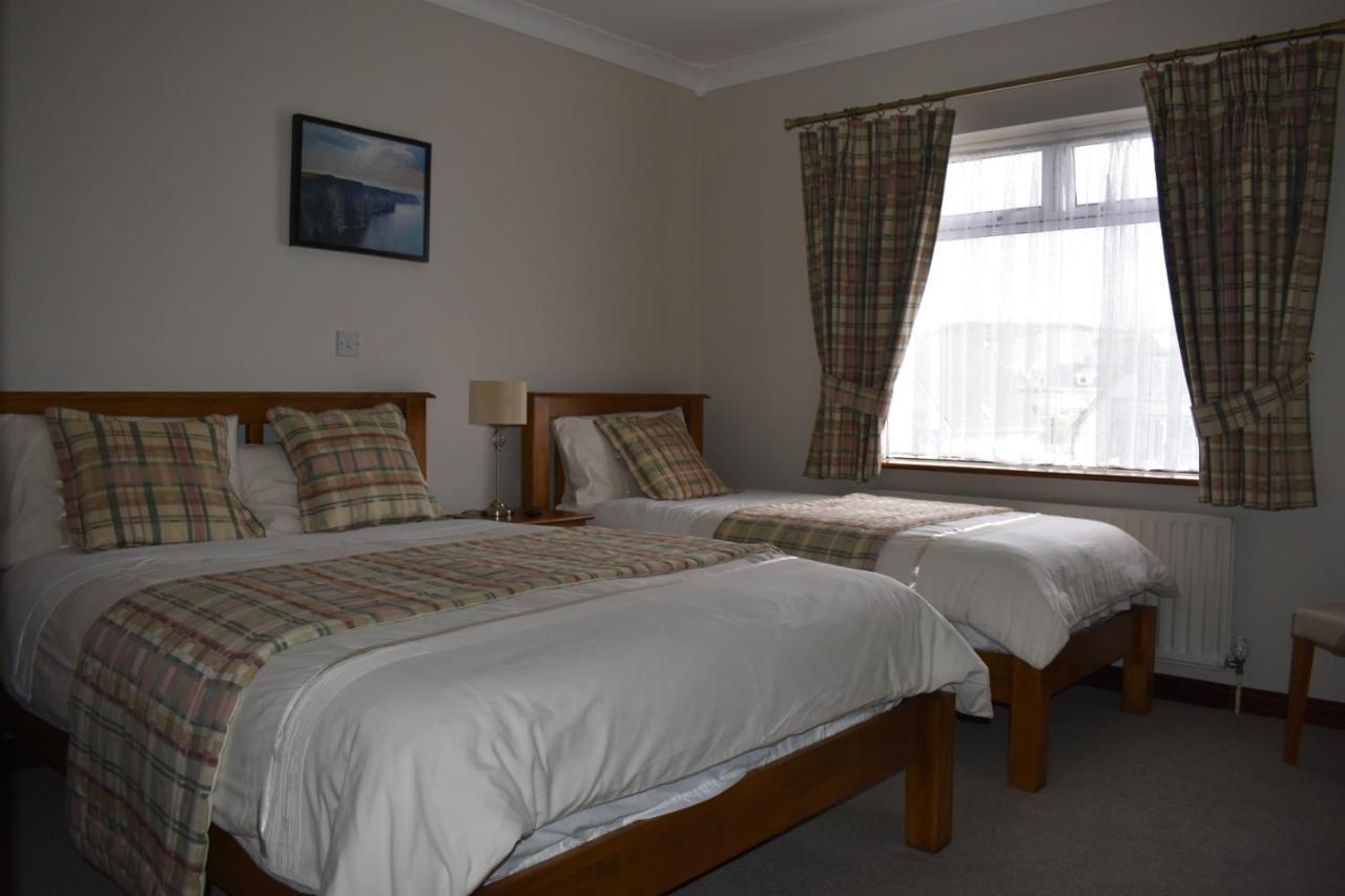 Cois Farraige Bed and Breakfast Lahinch Esterno foto